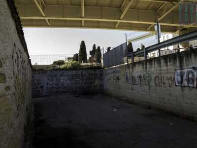 A causa dei lavori per la costruzione di un megaponte oggi via De Crescenzio � divenuta un vicolo cieco chiuso al traffico